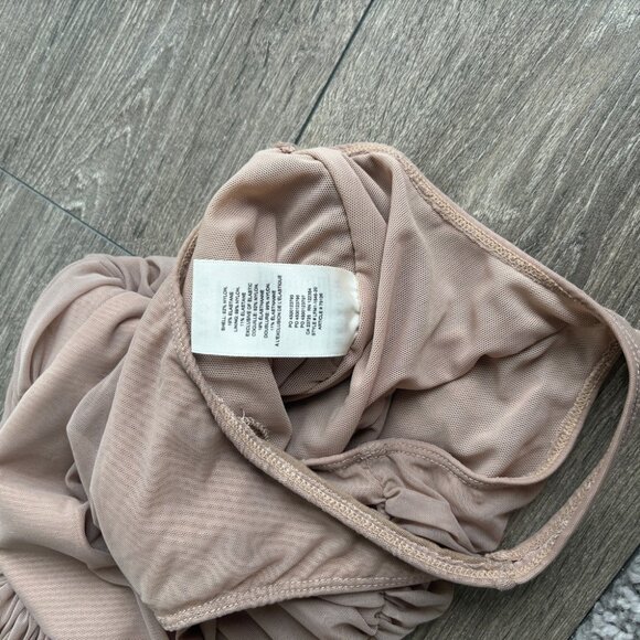 Aritzia Babaton Luxor Bodysuit - Picture 10 of 10